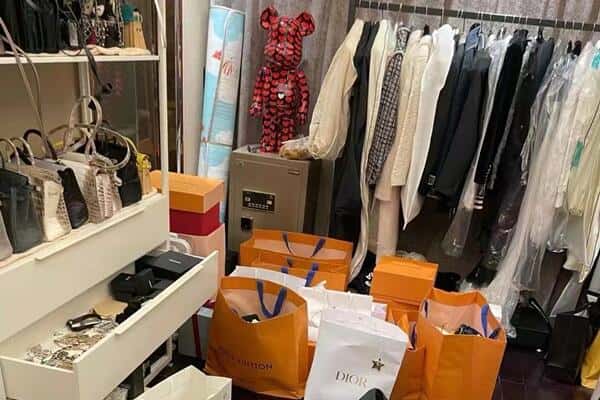 六安市金安回收一线品牌衣服